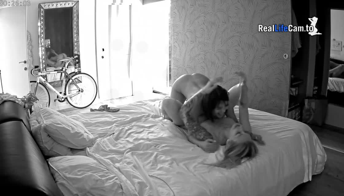 Reallifecam - Mati and Amalia with guest girl have thresome pussy play dildo bate and hot sex 14.06.2024.mp4