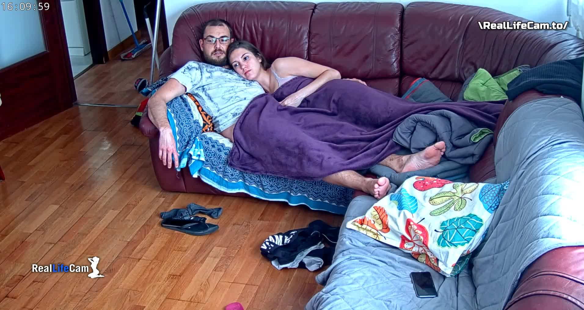 Reallifecam - Martina play and suck Alberto dick on sofa 06.10.2022