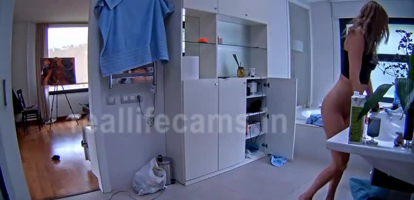 Reallifecam - Sara and Massimo have kissing fun and quick pussy play in bathroom 26.06.2024.mp4
