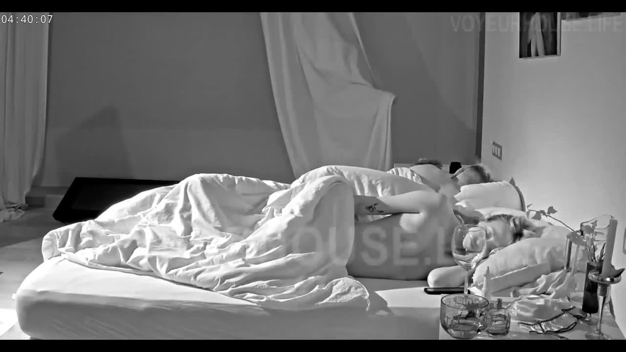 Reallifecam - Sara Very drunk haver Hot sex with Guest guy while Vasillov sleeps next to them 04.05.2024.mp4