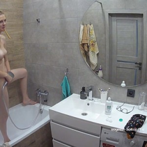 Voyeur-house - Adam & Olivia morning shower, Jul-12-2022