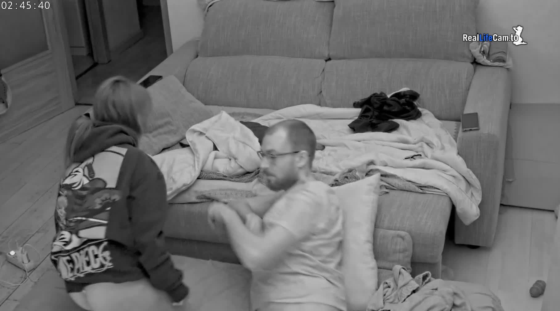 Reallifecam - Jada fuck Alberto on the floor and have blowjob and pussy eat on sofa 29.02.2014.mp4