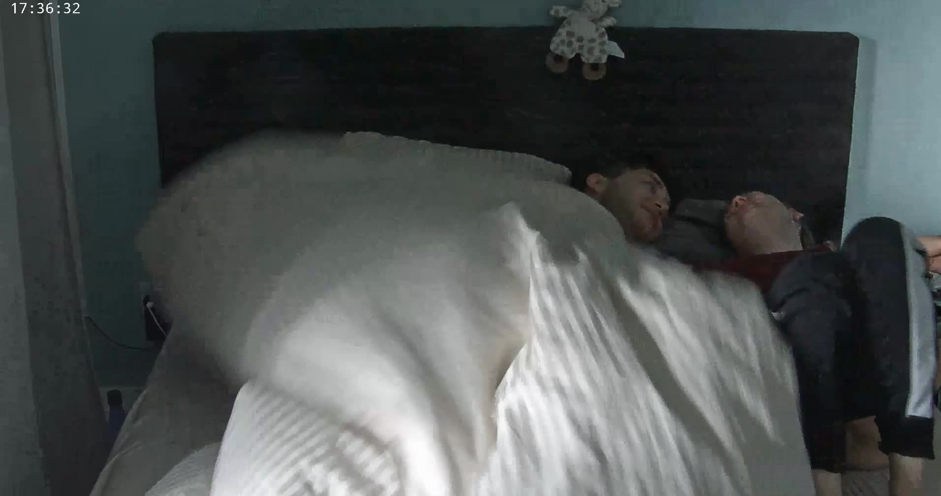 Reallifecam - Elli and Vancel have sex in bedroom 22.08.2022